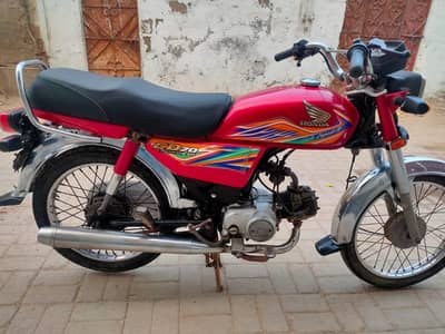 Honda CD 70 cc urgent for sale ( model 2020 ) WhatsApp,,03293355309