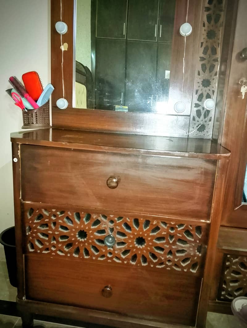 dressing table 2