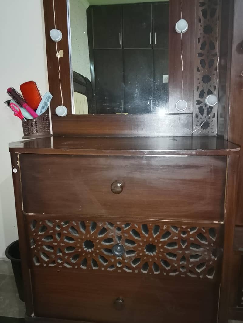 dressing table 3