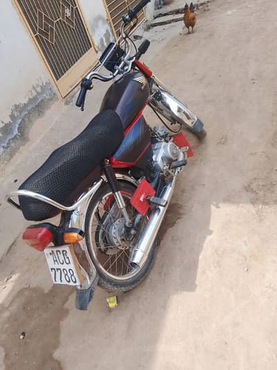 Honda 70 for sell good condition document clear