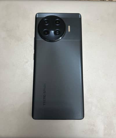 Tecno spark 20 pro plus with box.