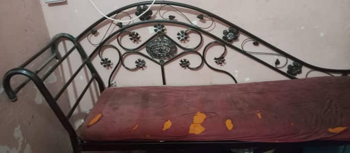 Saithi Iron made (Sofa)