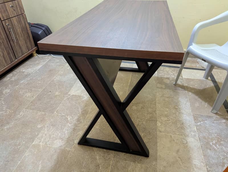 Office Table 0