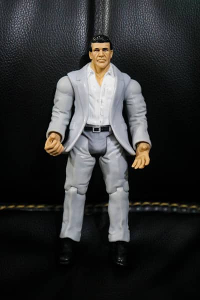 ACTION FIGURES & FUNKO POPS