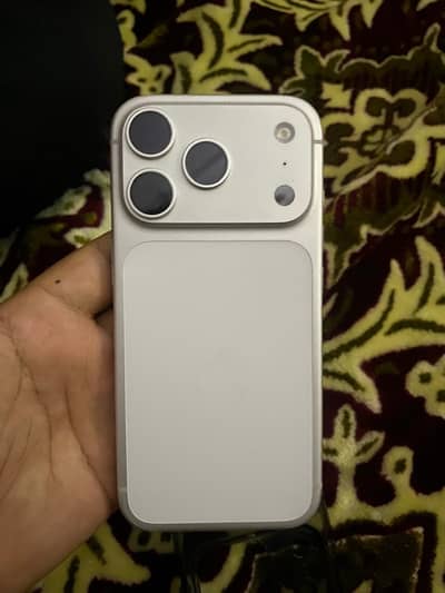 I phone 17 pro with box dule sim phycal + esim