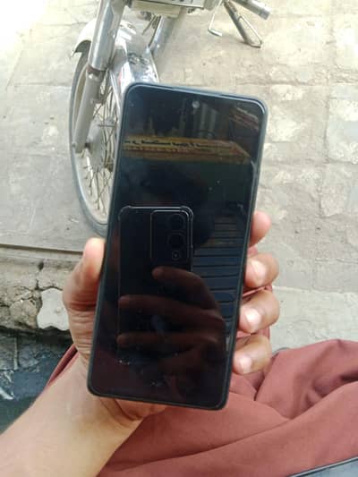 Infinix hot 30 8+8/128GB memory lush condition