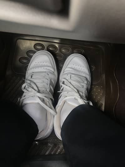 Adidas original shoes size : 42.5 brand new white colour