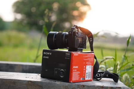 sony a6400 body w box, 3 batteries & dummy battery