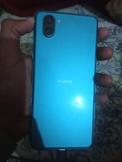 Aquos R3 8.128