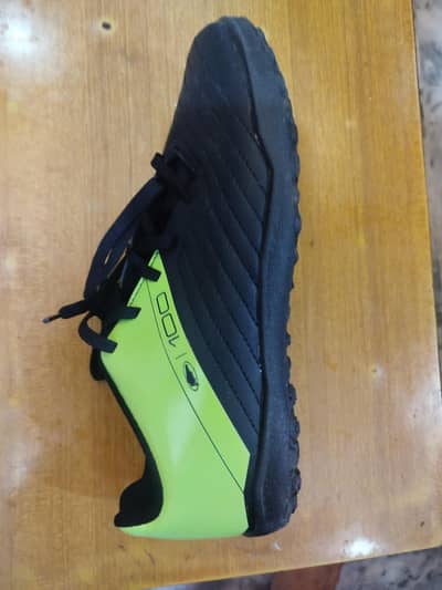 New football shoes imported from UK for sale