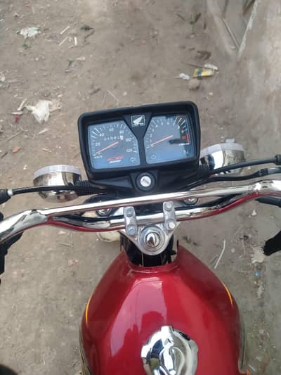 Honda CG 125     phone number 03116796984
