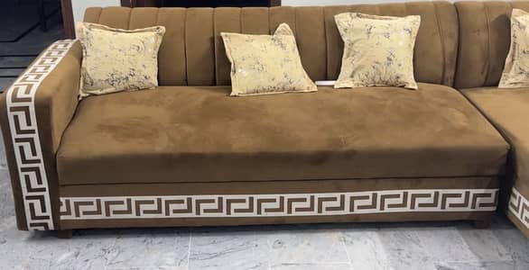 Sofat set available for Sale | 7 seater | Center Table