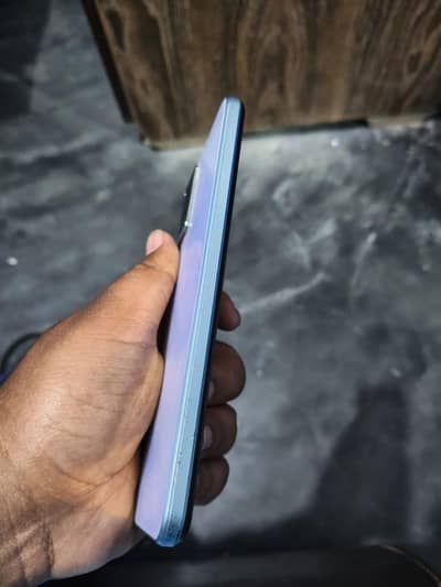 y21 4/64 charge 7 18w total original  all okay mobile