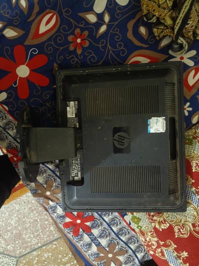 HP 19 Inch LCD Monitor – Good Condition – Urgent Sale