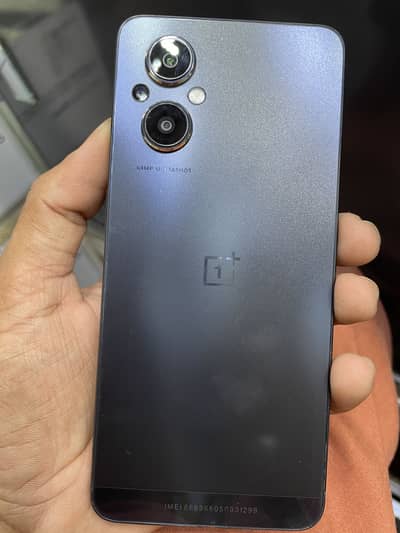 6 Gb 128 Gb m h phone All oky h bss front glass breack. Miner shed h