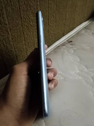 10/10 codition with box and charger  03256364311