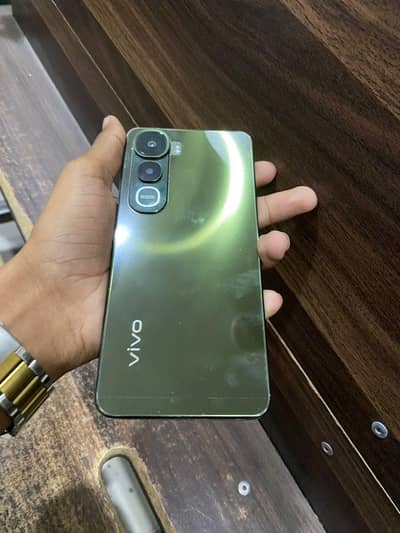 (vivo y400 5g )box open like new one just buy 5 months ago