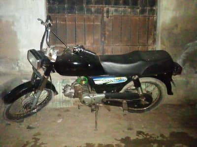 urgent sell Karni hai serious buyer contact Karen number p 03152390644