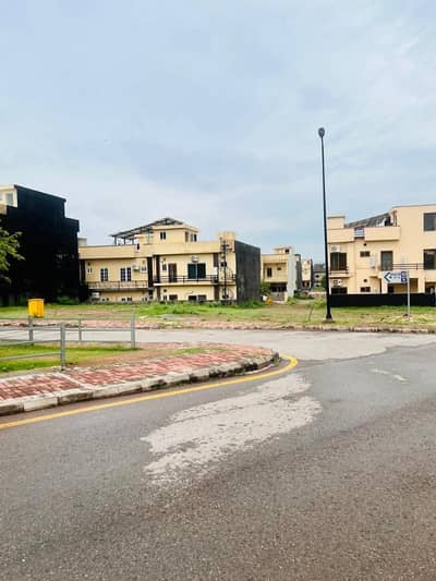 8 marla corner plot for sale sector N bahria enclave islamabad