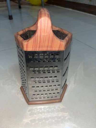 4 SIDED STAINLESS STEEL GRATER