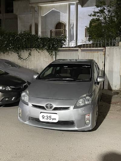 Toyota Prius 2011/16 silver original colour urgent sell