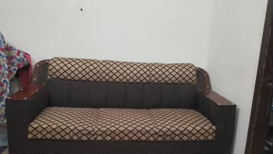 3 2 1 sofa for sale demand 18000