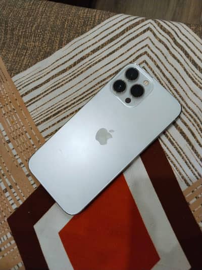 I phone 13 pro max antique condition 4 months sim time