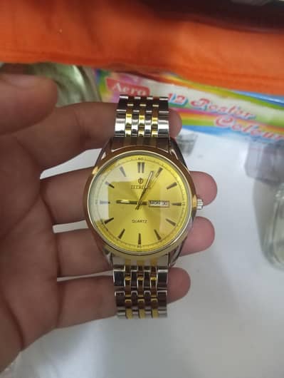New Golden yellow Men's watch ⌚
