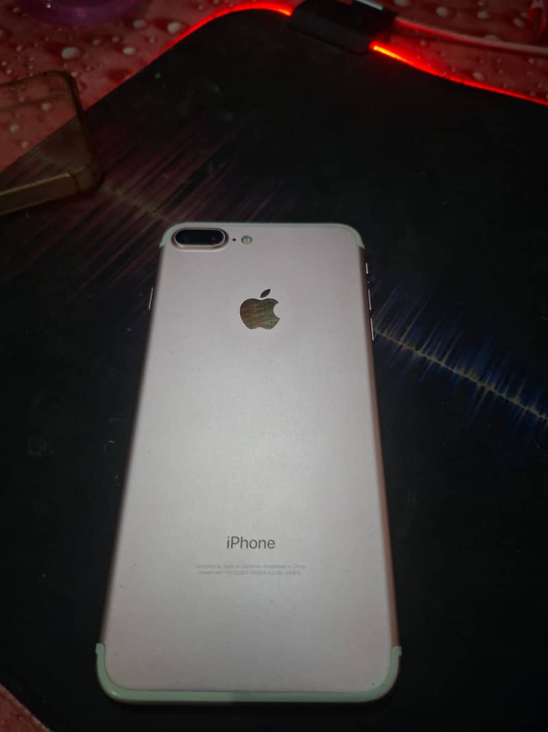 Apple iPhone 7 Plus 1