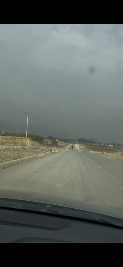 25x40 plot for sale in e12