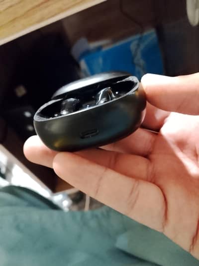 Airbud 550 Slide Earbuds Sale priceRs. 3,790 Regular priceRs. 10,999