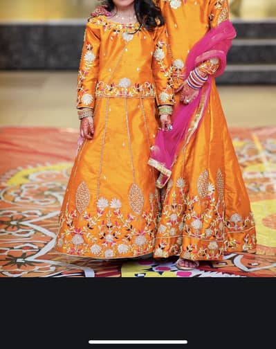 Wedding dress available size 3,5,7years