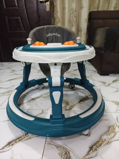 Baby Walker: Like new