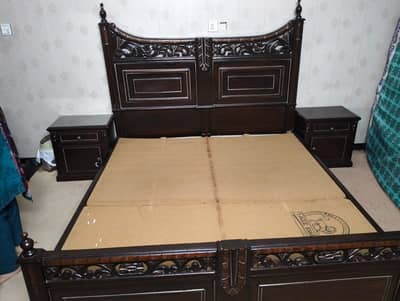 bed set with side table