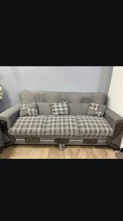 5 seater sofa set in excellent condition 9/10 ,