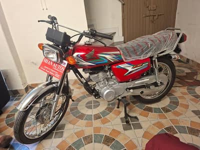 Honda 125 Brand New condition red color
