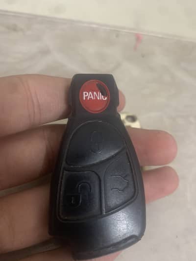 Genuine Mercedes Key – Fully Clean & Workin