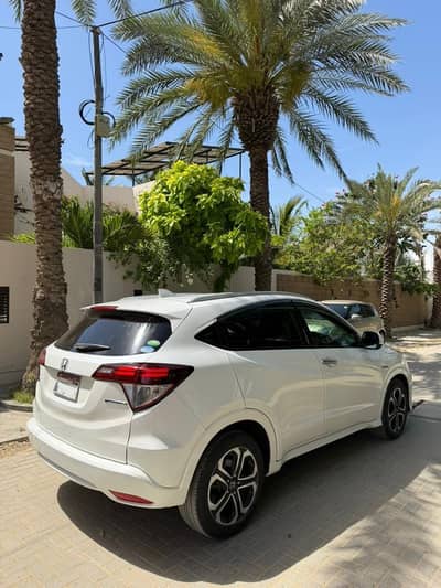 HONDA VEZEL 2015 MODEL Z SENSING FULL ORIGNAL