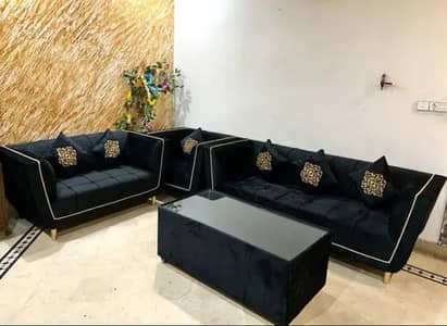 6 seaters sofa set & center tabel sale in Faisalabad