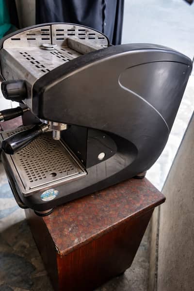 Commercial Espresso Coffee Machine – Barely Used – Like New