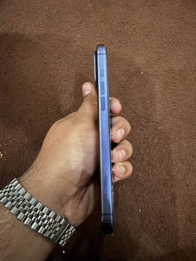 iPhone 17pro max blue colour