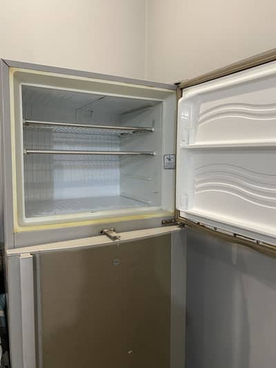 Dawlance fridge for sale
