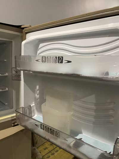 Dawlance signature fridge for sale