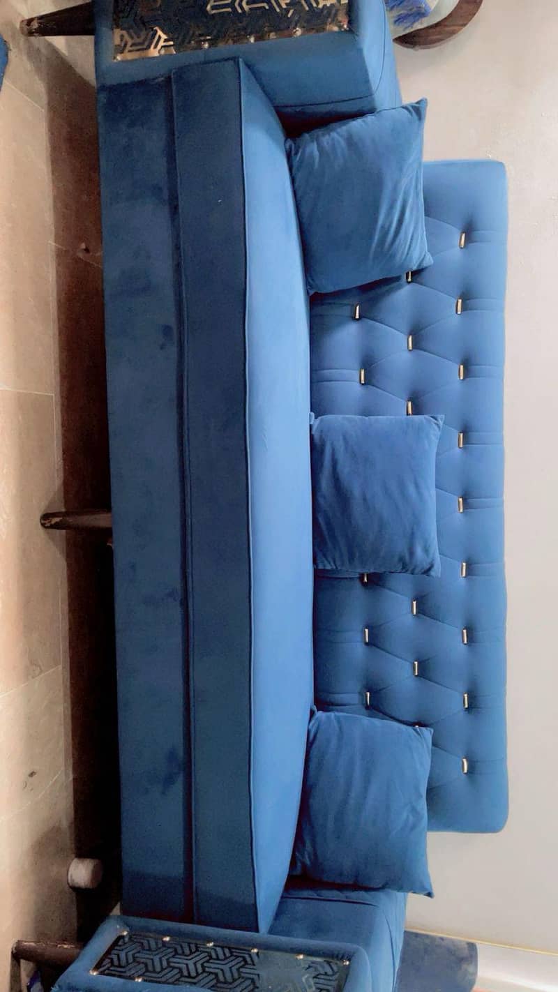 sofa with parde 11