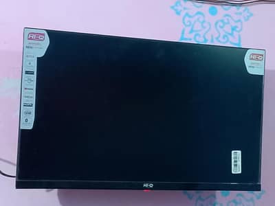 10/10 conditio  Hi-Q 27 inch l. e. d