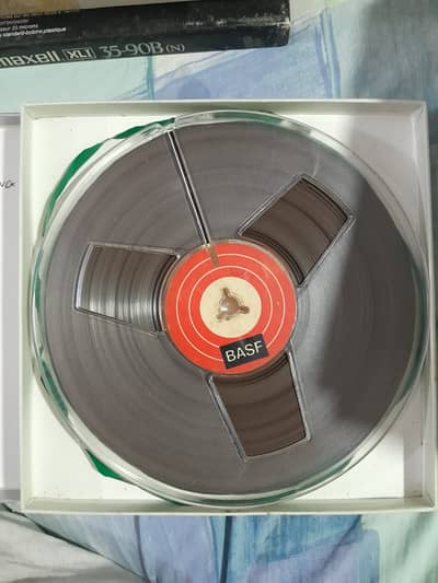 TAPE RECORDER SPOOLS