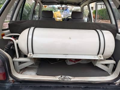 Company fitted genuine CNG Cylinder with complete kit of Mehran