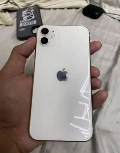 (Iphone11) 10/10 condition  (battray healt 83) water pak