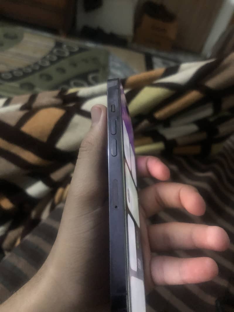 iPhone 14 pro 2
