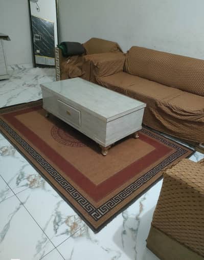 good condition rug for sale